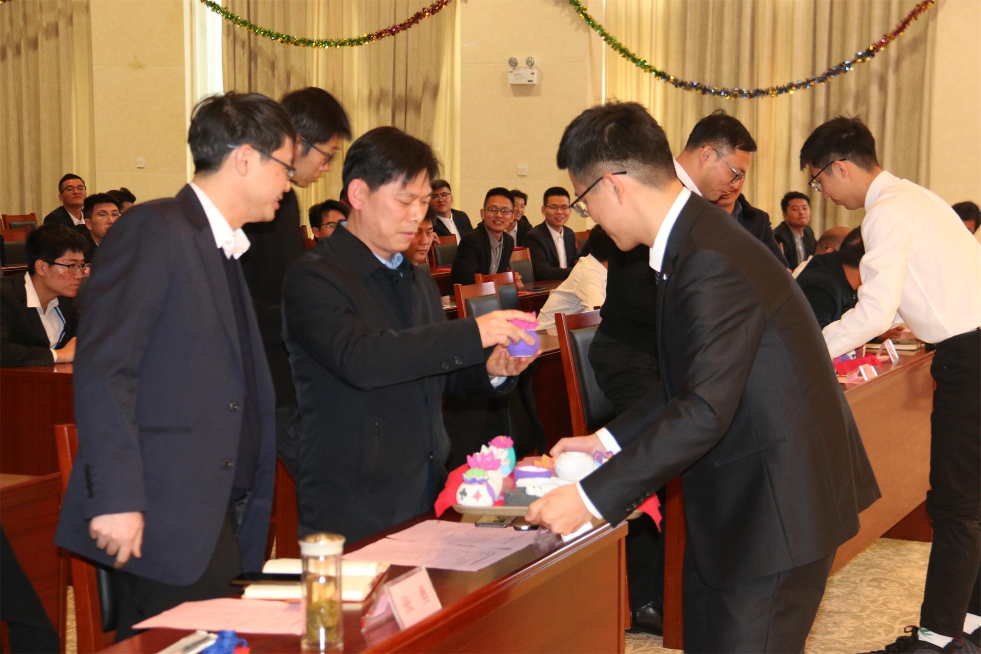 1576142510664601kZAH.jpg 1576142510664601kZAH.jpg