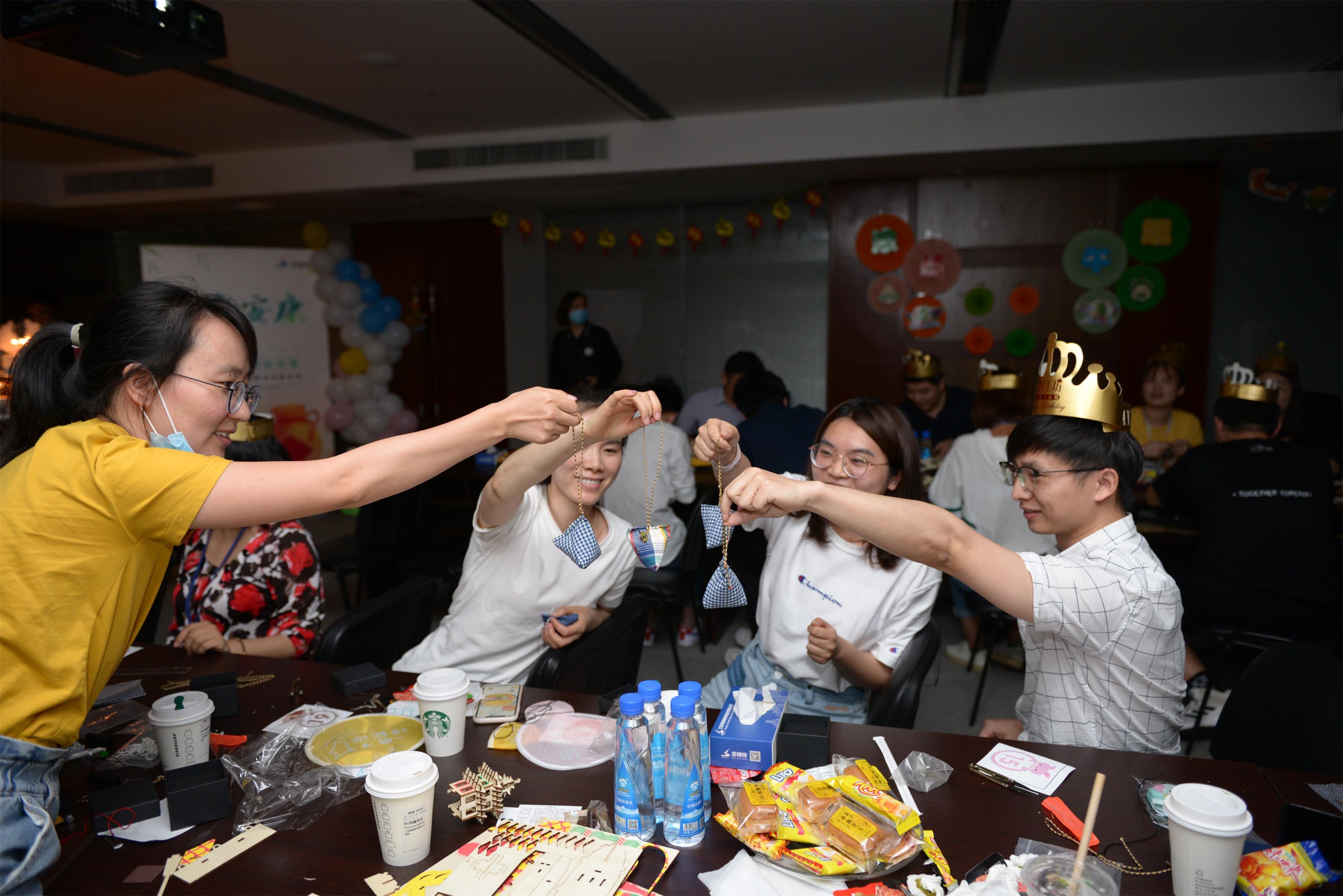 15928067777830843csU.jpg 15928067777830843csU.jpg