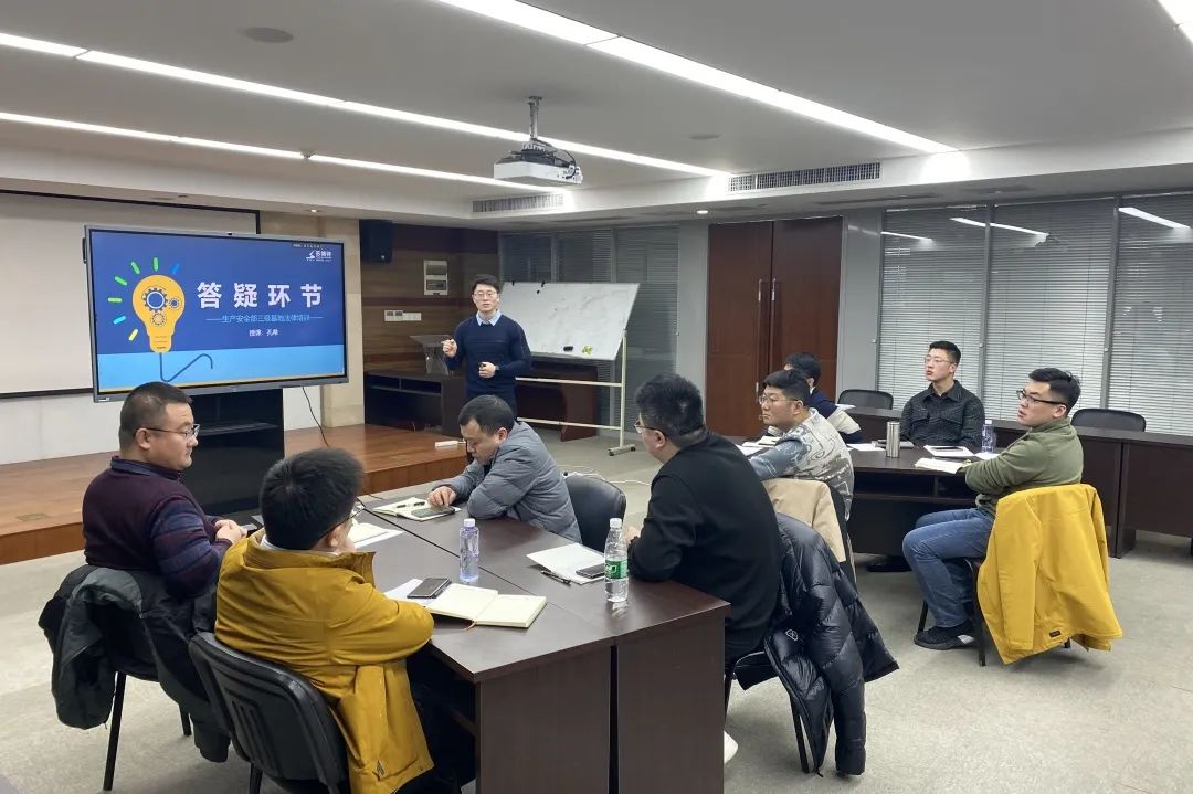 1646305305379931ZxRM.jpg 1646305305379931ZxRM.jpg