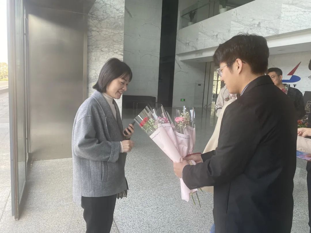 1646812183874625BMWT.jpg 1646812183874625BMWT.jpg