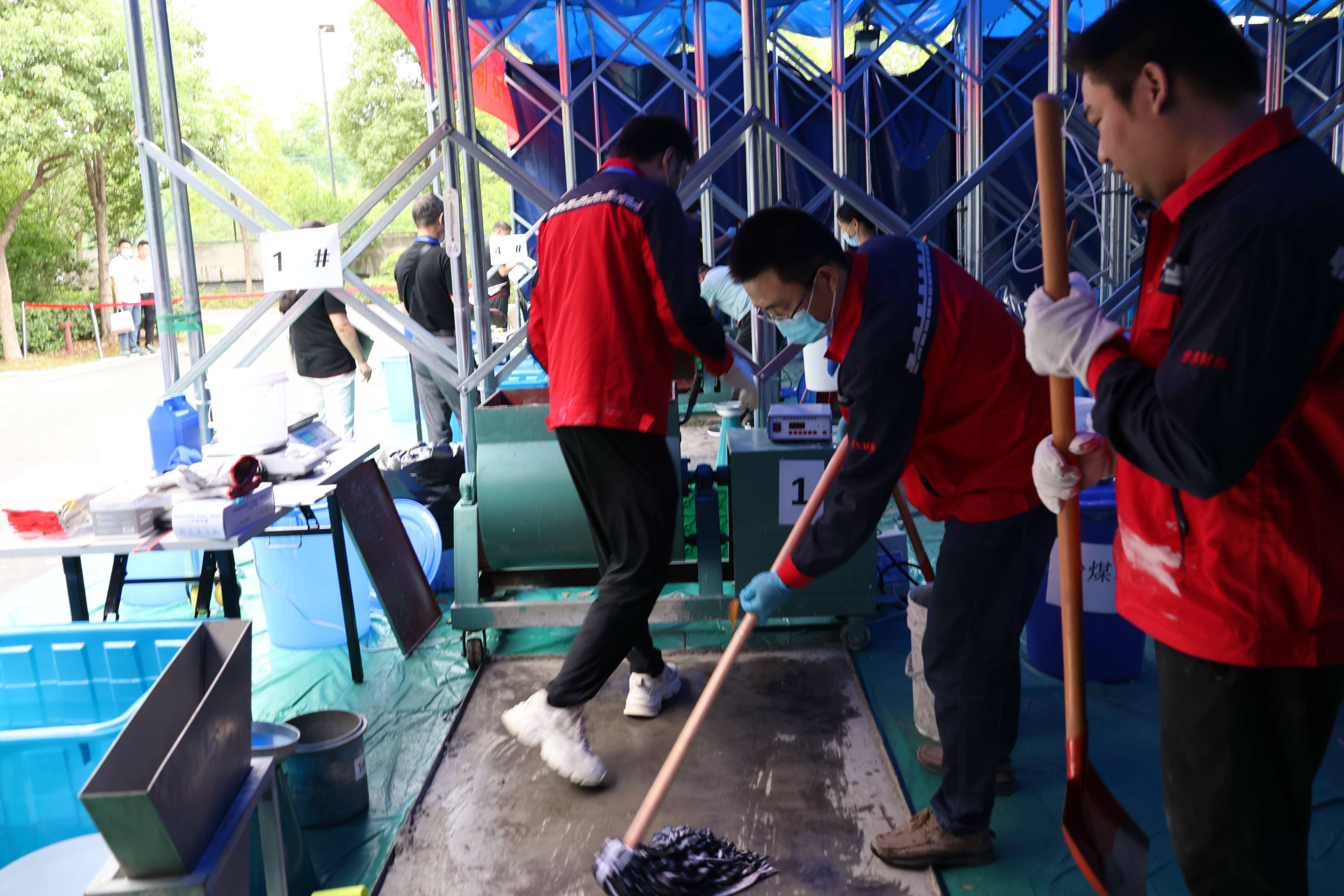 1661932452412592rPpR.jpg 1661932452412592rPpR.jpg